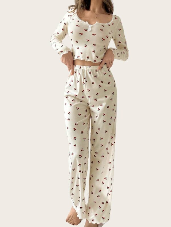 Lounge wear with trousers