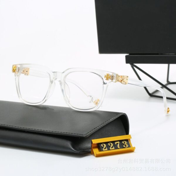 Glasses 118