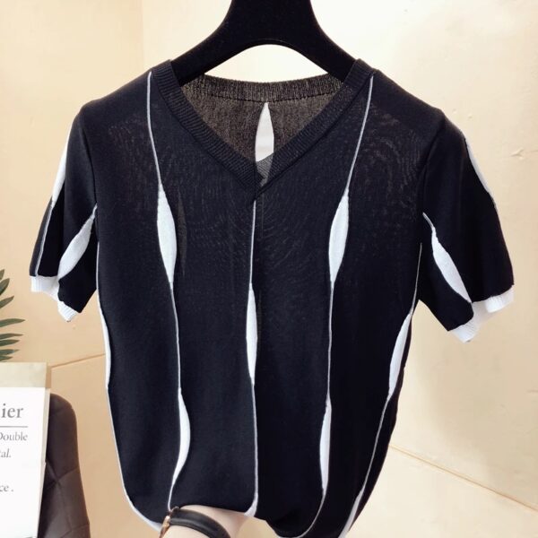 Casual women's blouse - Image 3
